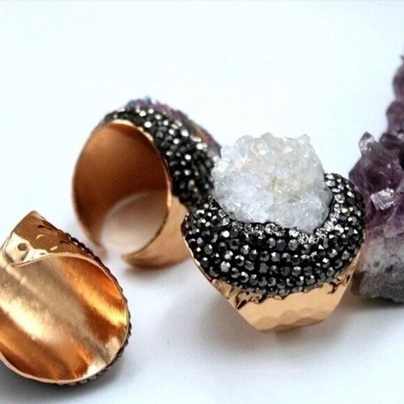 Ocean Gleaming Irregular Crystal Statement Ring - Picture 2 of 2